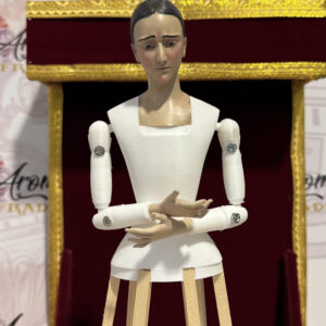Imagen de candelero de María Santísima del Amparo